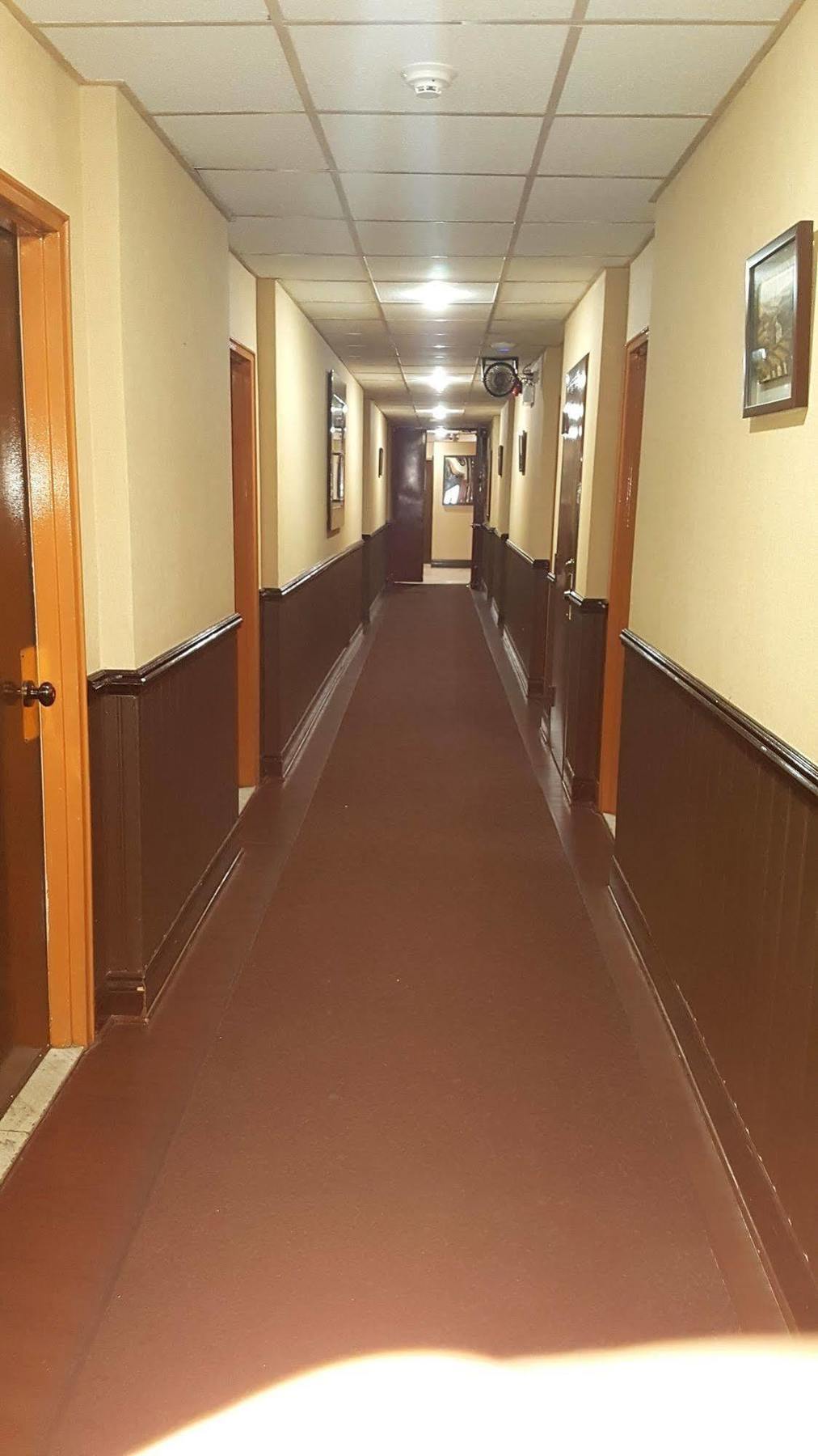 Chomedey Inn Laval Esterno foto