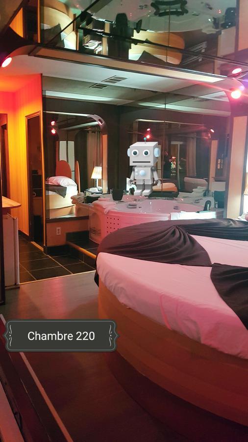 Chomedey Inn Laval Esterno foto